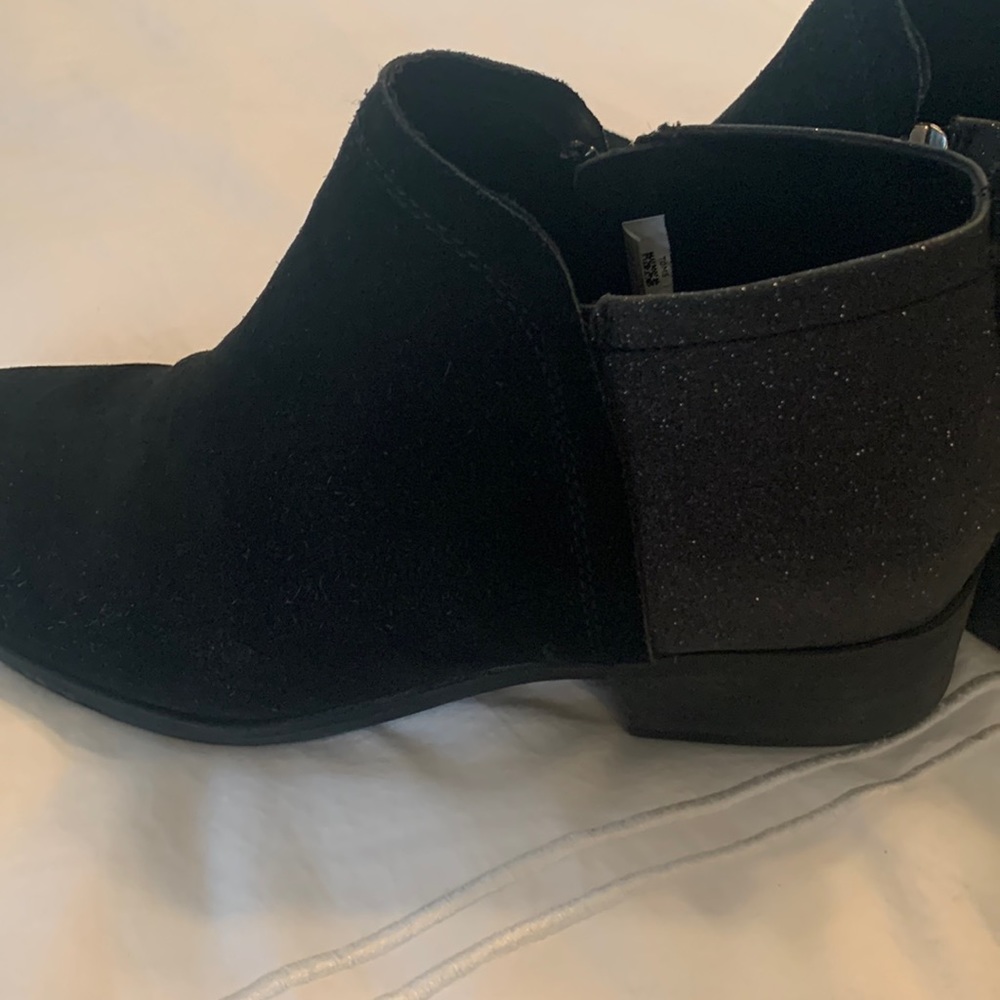 Toms booties. Black size 9 with sparkle accent